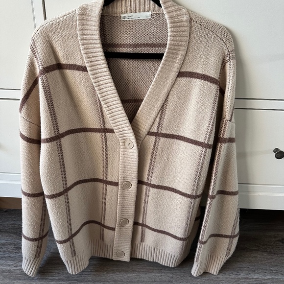 Oak + Fort Cardigan - Picture 3 of 4